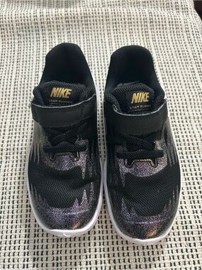 Nike Kids' Black Glitter Star Runner Sneakers with Gold Logo